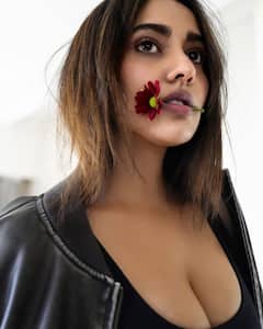 Neha Sharma Photos: నేహాశర్మ లేటెస్ట్ ఫొటోస్