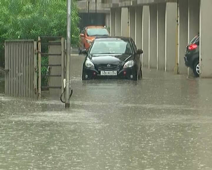 heavy rain falls in gujarat, within 24  hours 200 talukas  rain falls Gujarat Rain: રાજ્યભર જળબંબાકારની સ્થિતિ,છેલ્લા 24 કલાકમાં રાજ્યના 200 તાલુકામાં વરસાદ