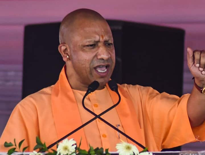 Demand to send CM Yogi arose in France!  Asaduddin Owaisi said – ‘Hungry for praise’