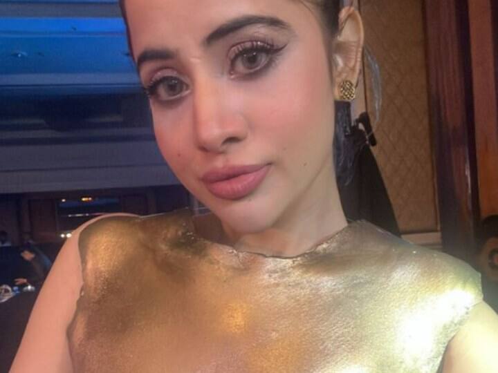 Uorfi Javed new dress gold breast plate at Ajio Grazia Millennial Awards trolled for outfit Uorfi Javed ने अपने लेटेस्ट आउटफिट से पार की सारी हदें, ट्रोल करते हुए लोगे बोले- 'ये भी क्यों पहना है'