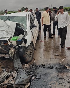 Nashik Accident : वणी-सापुतारा रस्त्यावर भीषण अपघात; कार-क्रूझर अपघातात चार जणांचा मृत्यू, दहा जखमी