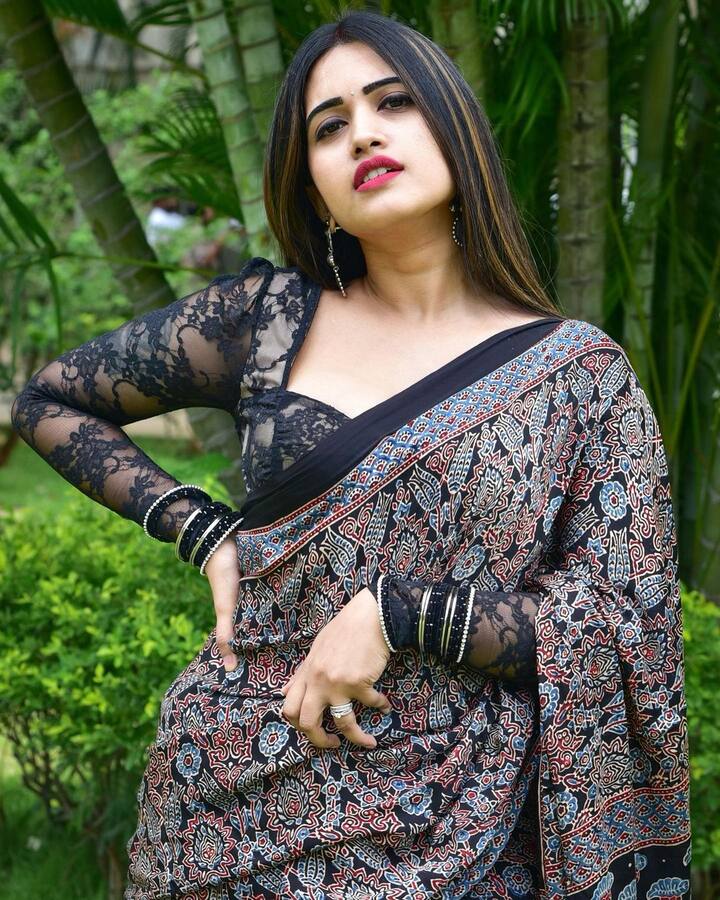 స్రవంతి చొక్కారపు అందమైన ఫోటోలు