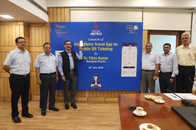 Delhi Metro launched 'DMRC Travel App'.  passengers Will get these facilities ann Delhi Metro News: दिल्ली मेट्रो ने लॉन्च किया 'DMRC ट्रेवल एप', इन सुविधाओं का उठाएं लाभ