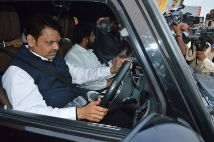 मुख्यमंत्री शिंदे आणि उपमुख्यमंत्री फडणवीस हे विमानाने छत्रपती संभाजीनगरला पोहचले आहेत.