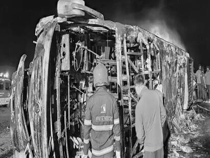 25 people charred to death as bus catches fire in maharastra Bus Accident: மகாராஷ்ட்ராவில் பதைபதைக்கவைக்கும் சம்பவம்.. ஓடும் பேருந்தில் திடீர் தீ விபத்து.. 26 பேர் உயிரிழப்பு