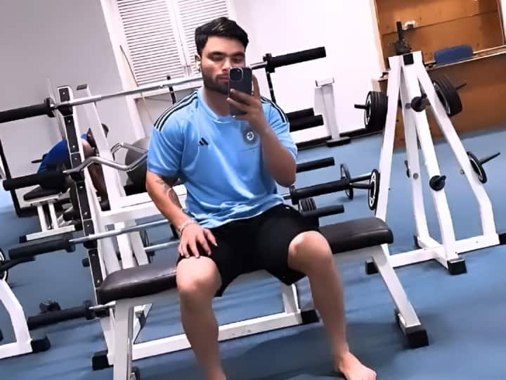 IND vs WI KKR star batter Rinku Singh spotted in gym with Indian blue jersey he soon can be part of India cricket team IND vs WI: भारतीय टी20 टीम में रिंकू सिंह का खेलना तय! ब्लू जर्सी की ये तस्वीर कर रही है तस्दीक