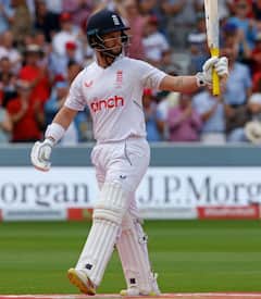 Ashes : 325 ரன்களில் ஆல்- அவுட் ஆன இங்கிலாந்து...முன்னிலையில் ஆஸ்திரேலியா!