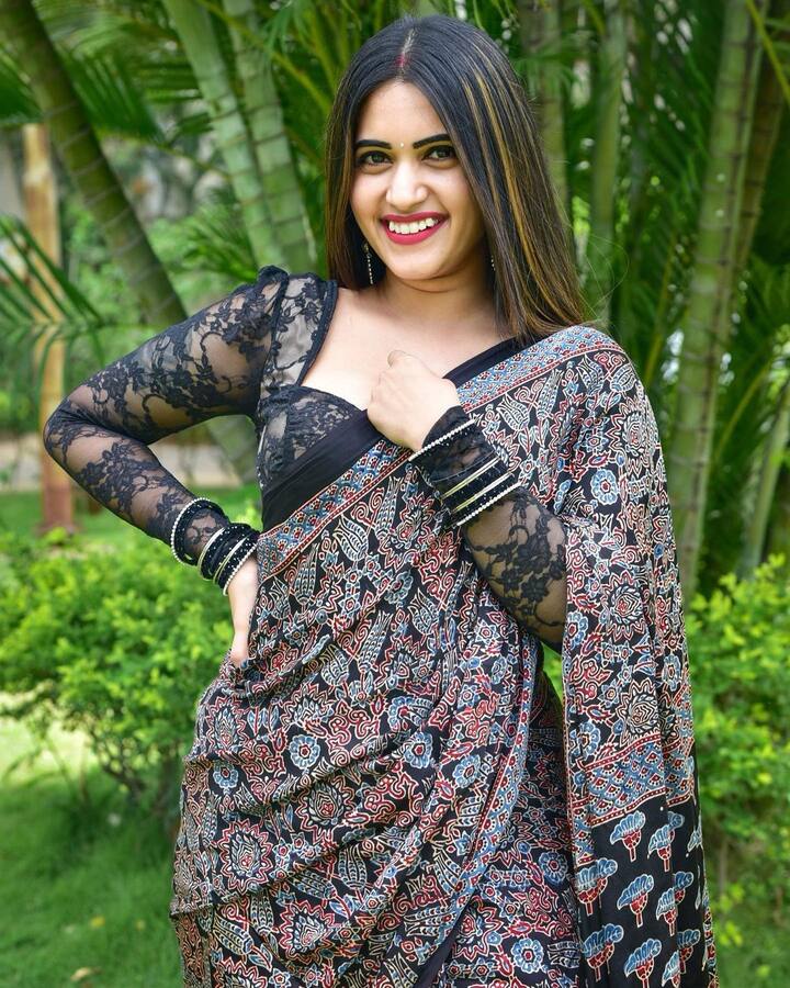స్రవంతి చొక్కారపు అందమైన ఫోటోలు