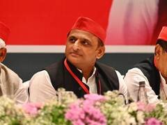 In Pics: अखिलेश यादव के जन्मदिन पर सपा दफ्तर के बाहर लगा होर्डिंग सुर्खियों में आया, जानें- क्यों हो रही है चर्चा?