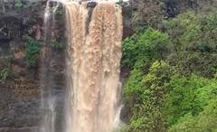 Chimer WaterFall Photos: 300 ફૂટની ઉંચાઇથી નીચે પડતા તાપીના ચીમર ધોધનો અદભૂત નજારો, જુઓ.....