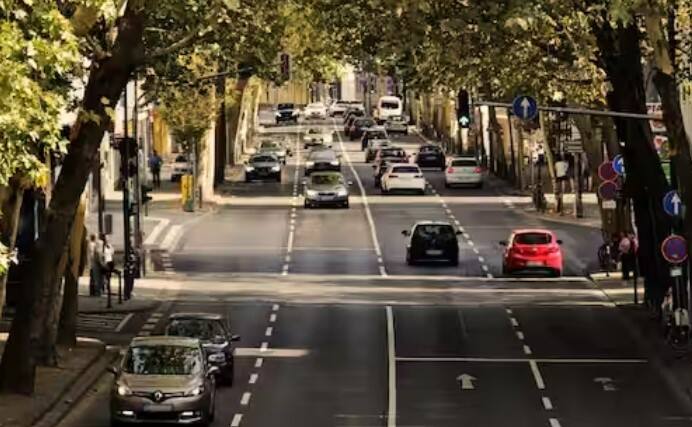 ਤੁਸੀਂ ਟਰਾਂਸਪੋਰਟ ਮੰਤਰਾਲੇ ਦੀ ਵੈੱਬਸਾਈਟ echallan.parivahan.gov.in 'ਤੇ ਜਾ ਕੇ ਦੇਖ ਸਕਦੇ ਹੋ ਕਿ ਤੁਹਾਡੇ ਵਾਹਨ ਦਾ ਚਲਾਨ ਨਹੀਂ ਕੀਤਾ ਗਿਆ ਹੈ ਜਾਂ ਨਹੀਂ।