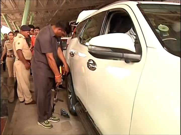 सर्व वाहनांची तपासणी केल्यावर आरटीओच्या अधिकाऱ्यांकडून ग्रीन सिग्नल दलेल्या वाहनांनाच ताफ्यात प्रवेश देण्यात आला.