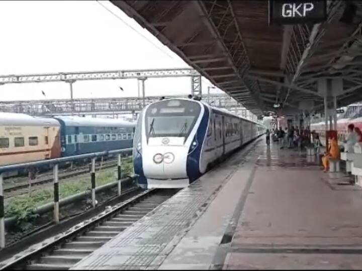 Vande Bharat Train First Reached in Gorakhpur PM Narendra Modi can flag off on 7 July ANN UP News: गोरखपुर पहुंची वंदे भारत एक्सप्रेस ट्रेन, यात्रियों में दिखा उत्साह, PM मोदी दिखा सकते हैं हरी झंडी?