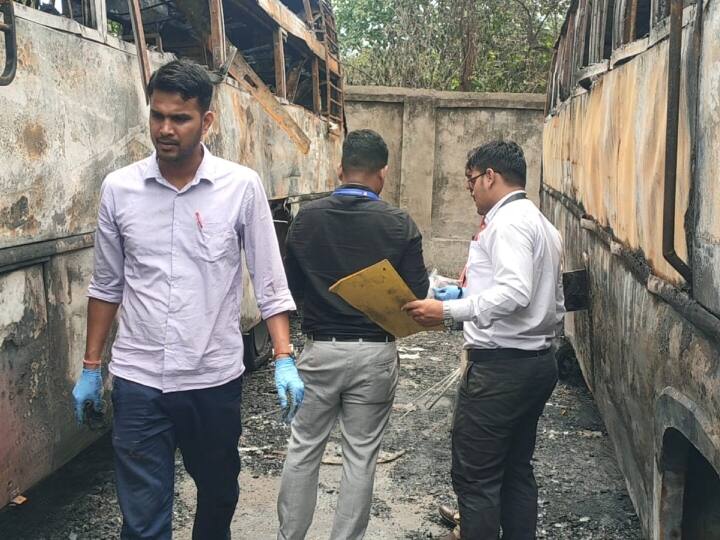 Jharkhand Police arrested Accused who fire to 9 buses at Ranchi Khadgarha bus stand ANN Ranchi News: रांची खादगढ़ा बस स्टैंड में 9 बसों में आग लगाने वाले को पुलिस ने दबोचा, इस तरह से आरोपी ने वारदात को दिया अंजाम