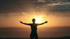 রোজকার ইঁদুরদৌড়ে ক্লান্ত? সকালে উঠে এই অভ্য়াসগুলি বদলে দেবে আপনার জীবন