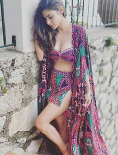 Mouni Roy : இணையத்தை வட்டமடிக்கும் நாகினி நடிகை மௌனி ராயின் நிழல் க்ளிக்ஸ்!