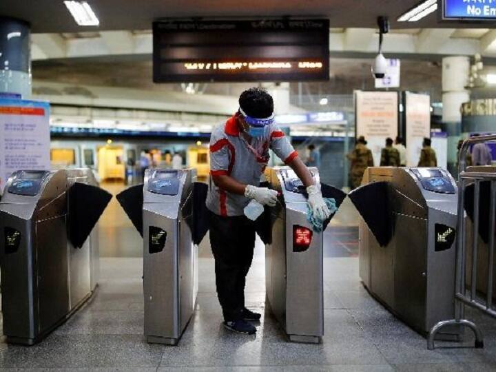 डीएमआरसी ने पहले ही अपने 60% से अधिक एएफसी गेटों को क्यूआर कोड स्कैनर के साथ अपग्रेड कर लिया है और शेष को भी अगले 1-2 महीनों में कवर करने का लक्ष्य है.