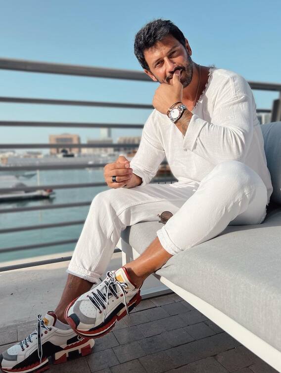 लिपलॉक के बाद जद हदीद ने कहा- आकांक्षा में दिलचस्पी नहीं