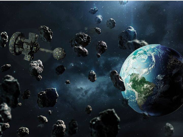 पृथ्वी से आखिरी बार अगर किसी एस्टेरॉयड के टकराने की बात करें तो ये साल 2013 में हुआ था. साल 2013 में पृथ्वी से एक एस्टेरॉयड टकराया था. ये घटना रूस में हुई थी. हालांकि, अगर आप किसी बड़ी ऐसी घटना के बारे में बात करेंगे तो लगभग 100 साल से ज्यादा हो गए जब कोई बड़ा एस्टेरॉयड पृथ्वी से टकराया हो.