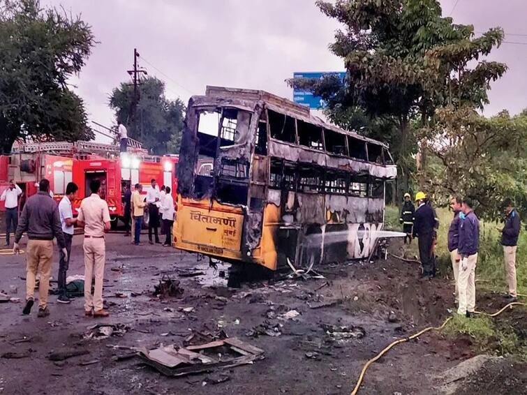 maharashtra news nashik buldhana news repeat of Nashik's bus fire incident in Buldhana samrudhhi highway Nashik Bus Accident : तारीख होती 08 ऑक्टोबर, भल्या पहाटेची वेळ; काळजाचा थरकाप उडविणारा नाशिक बस अपघात 