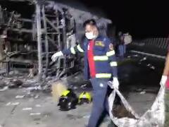 बस में आग लगने पर इसकी खिड़की तोड़कर अपनी जान बचाई, हादसे में बचे यात्री ने सुनाई आपबीती