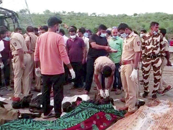 Police and rescue teams at the site after on the Samruddhi Expressway, in Buldhana district, Saturday, July 1, 2023. (Source: PTI)