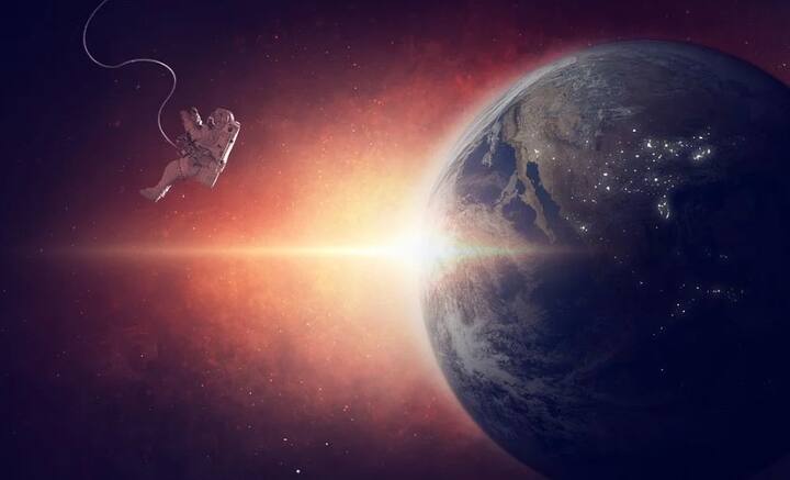 পদার্থবিদ্যার এমন অনেক দিক রয়েছে, যা সাধারণ ভাবে মানুষের বোধগম্য হয় না। সাধারণ জীবনে সেগুলি উপলব্ধিও করতে পারি না আমরা। কিন্তু দিনরাত এ নিয়ে গবেষণা করে এমন এর ব্যাখ্যা বের করতে সক্ষম হয়েছেন বিজ্ঞানীরা।