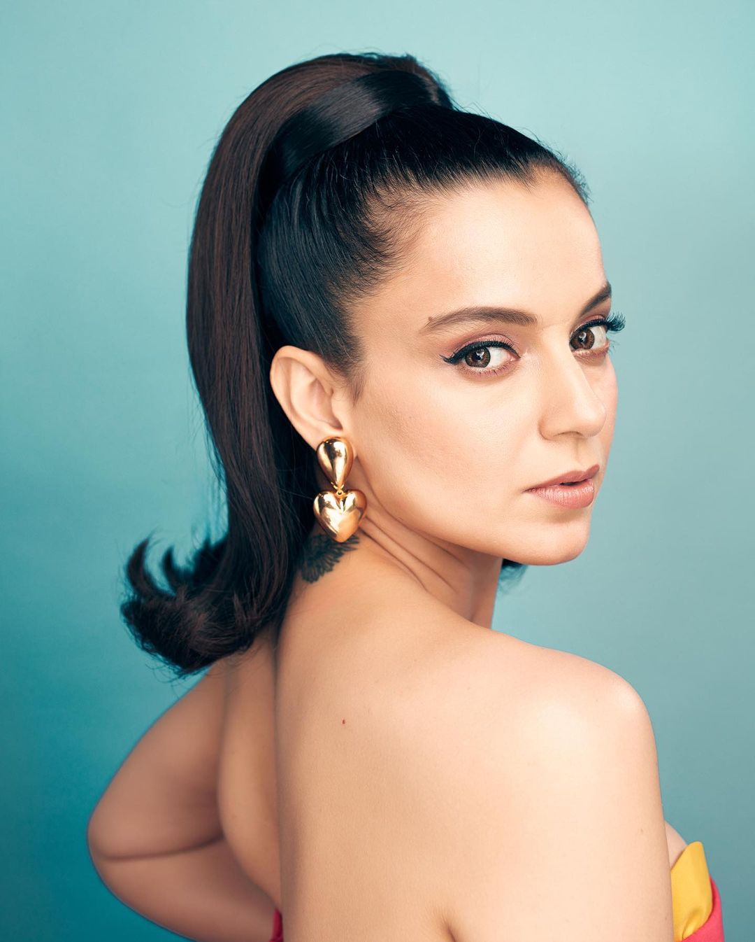 Buy Kangna Ranaut Earrings, Light Weight Gold & Clear Stone Stud Earrings,  Indian Bollywood Ethnic Ear Stud Online in India - Etsy