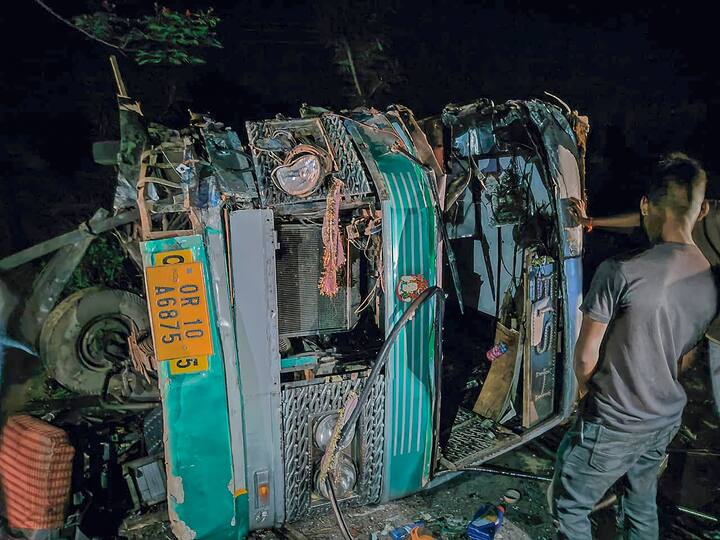 ओडिशा के गंजम इलाके में सोमवार (26 जून) को दर्दनाक हादसे के बाद 12 लोगों की मौत हो गई और साथ ही कई लोग घायल भी हो गए.