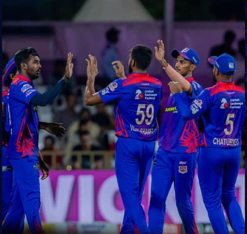 இன்று இரு போட்டிகள் நெல்லை மைதானத்தில் நடக்க உள்ளது. இன்று மதியம் 3:15 மணியளவில் திருப்பூர் தமிழன்ஸ் சேலம் ஸ்பார்டன்ஸ் அணியை எதிர்கொள்கிறது.