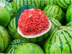 ਕੀ ਤਰਬੂਜ ਖਾਣ ਤੋਂ ਬਾਅਦ ਪਾਣੀ ਤੇ ਦੁੱਧ ਪੀਣਾ ਸਹੀ? ਜਾਣੋ ਮਾਹਰਾਂ ਦੀ ਰਾਏ