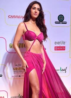 એવોર્ડ નાઈટમાં પિંક રિવિલિંગ ડ્રેસમાં Disha Paatniએ બતાવ્યું હોટ ફિગર, જુઓ વાયરલ તસવીરો