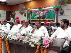 अखिलेश यादव के जन्मदिन समारोह के पोस्टर से गायब रहे चाचा शिवपाल? यूपी की सियासत फिर हुई तेज