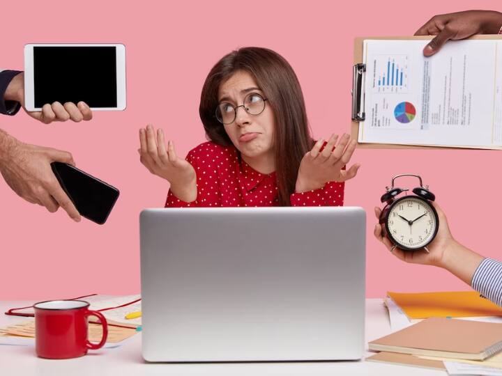 इस प्रोजेक्ट में उन्हें How To Guide आर्टिकल्स लिखने थे. क्योकि टीना मार्केटिंग क्षेत्र में भी थी इसलिए दोनों काम को एक समय पर हैंडल कर पाना उनके लिए मुश्किल हो रहा है. बाजार में AI की चर्चा को देखते हुए उन्होंने Jasper.ai का सहारा अपने कंटेंट को पूरा करने के लिए लिया.