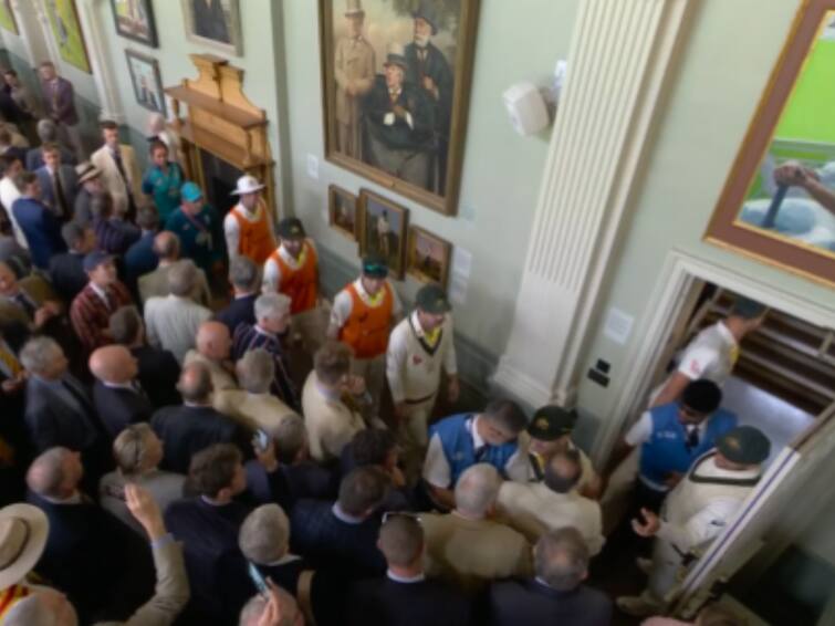 ENG vs AUS Ashes 2023 2nd Test highlights Usman Khawaja Pulled Back By Security After Speaking To One The Members Inside Long Room WATCH: Usman Khawaja Pulled Back By Security After Speaking To One The Members Inside Long Room