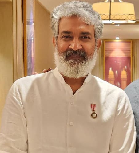 மேலும் அடுத்ததாக இவர் திரைப்படங்களில் நடிக்க இருப்பதாகவும் தகவல் பரவி வருவது குறிப்பிடத்தக்கது.