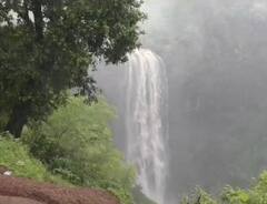 Valsad PHOTO: વરસાદ બાદ સોળે કળાએ ખીલી ઉઠ્યો ગુજરાતના આ વિસ્તાર,દ્રશ્યો જોઈને તમે મસૂરીને પણ ભૂલી જશો