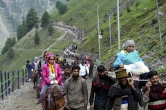 Amarnath Yatra 2023 : 'बम बम भोले'चा गजर... अमरनाथ यात्रेच्या पहिल्याच दिवशी सुमारे 8000 भाविकांनी घेतलं दर्शन