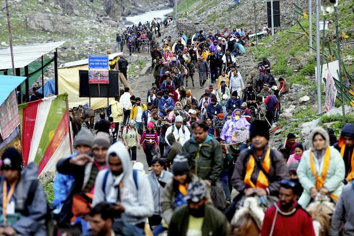 पहलगाम आणि बालटाल बेस कॅम्पकडे (Base Camp) जाणाऱ्या मार्गावर आणि अमरनाथ गुहेच्या मंदिराकडे जाणाऱ्या मार्गावर शेकडो नवीन सुरक्षा बंकर बांधण्यात आले आहेत. (PC : PTI)