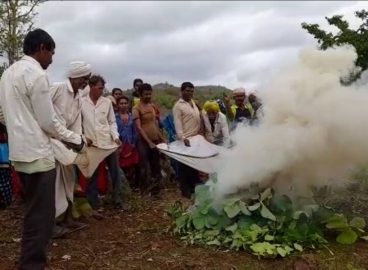 पावसाळा सुरु होऊन एक महिना झालं तरी अद्याप राज्यात काही भागात पाऊस पडताना दिसत नाही. त्यामुळं शेतकरी (Farmers) चिंतेत आहे.