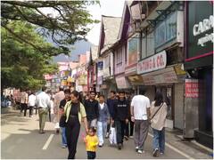 Himachal Tourism: पर्यटकों से गुलजार हो उठी पहाड़ों की रानी, शिमला में पर्यटकों की भारी भीड़, देखें