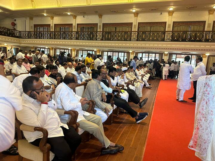 अजित पवार यांच्या शपथविधीची जय्यत तयारी सुरू असून याचे फोटो एबीपी माझाच्या हाती लागला आहे.