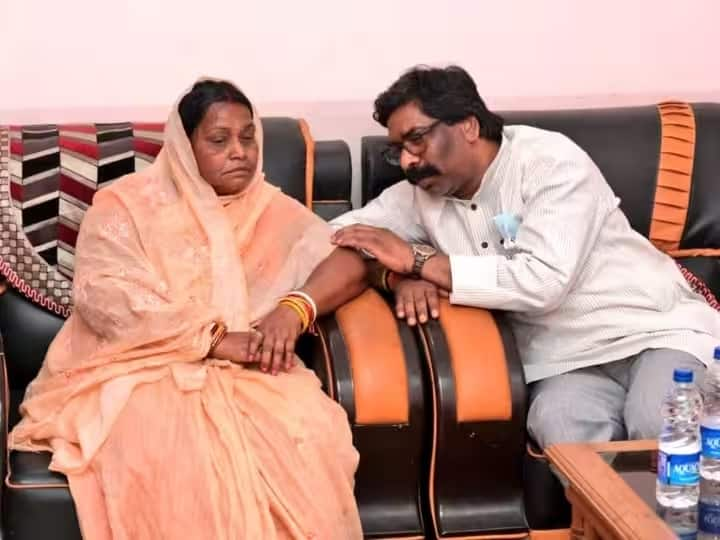 Lok Sabha Elections 2024 Jagarnath Mahato wife will be next education minister of Jharkhand ANN Lok Sabha Elections: लोकसभा चुनाव से पहले CM सोरेन ने खेला बड़ा दांव, जानें- कौन होगा झारखंड का अगला शिक्षा मंत्री?