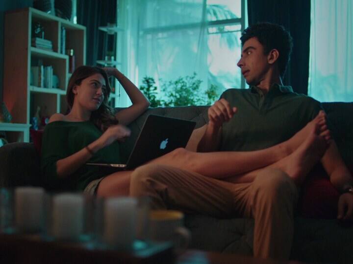 'फूह से फैंटेसी' के कई सीजन हैं और हर सीजन के 9 एपिसोड हैं. ये वेब सीरीज वूट पर देखी जा सकती है.