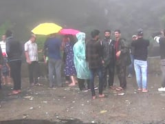 Amboli Waterfall : महाराष्ट्राच्या चेरापुंजीत आल्हाददायक वातावरण, कोकणातील आंबोली धबधब्यावर पर्यटकांची गर्दी
