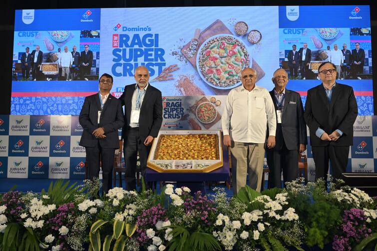 Domino s India Champions Nutritional Innovation with the Launch of New Ragi Super Crust Pizza in Gujarat Domino's એ ગુજરાતમાં લોન્ચ કર્યા ન્યૂ રાગી સુપર ક્રસ્ટ પિઝા, જાણો શું છે ખાસિયત
