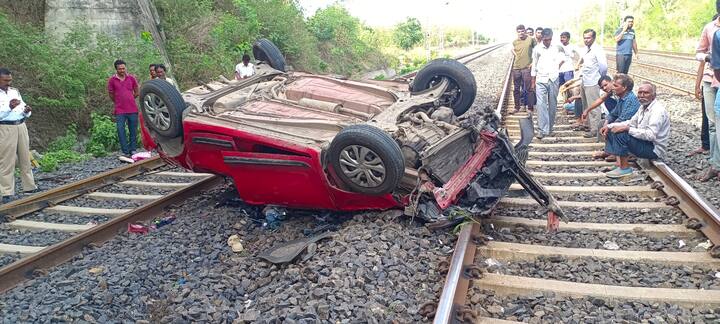 वर्धा नागपूर जिल्ह्याच्या सीमेवर भीषण अपघात झाला.