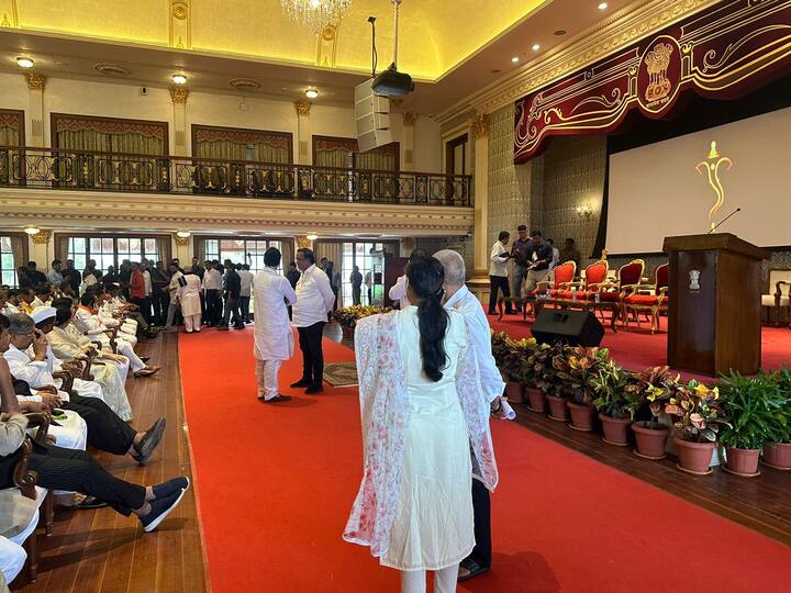 अजित पवार उपमुख्यमंत्रीपदाची शपथ घेणार यावर शिक्कामोर्तब झाले.