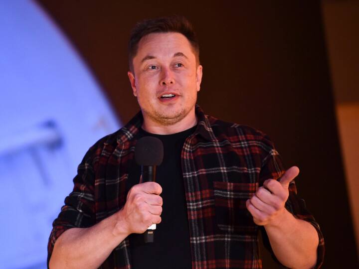 Twitter Update: अब एक दिन में कौन कितने ट्वीट पढ़ पाएगा? ट्विटर के मालिक एलन मस्क ने बताया, रेट लिमिट का भी दिया अपडेट Twitter Applies Temporary Limit To Number Of Tweets Users Can Read In A Day Owner Elon Musk Says Twitter Update: अब एक दिन में कौन कितने ट्वीट पढ़ पाएगा? ट्विटर के मालिक एलन मस्क ने बताया, रेट लिमिट का भी दिया अपडेट