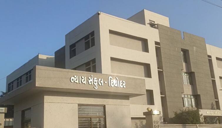 Banaskantha: deodar court big statement on demolition with mota kapra local man News: દબાણ મામલે કલેક્ટર અને મામલતદાર વિરુદ્ધ સ્થાનિકે કોર્ટમાં કર્યો કેસ, કોર્ટે આપ્યો એવો ચૂકાદો કે બધા રહી ગયા દંગ.....